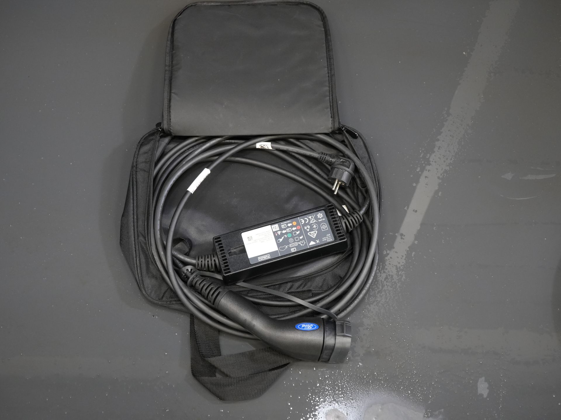 Ford Kuga SUV 2.5 PHEV 225 pk Titanium LED/ Carplay/ Virtual Cockpit/ Elek.Trekhaak/ Navi/ Camera/ PDC/ Climate/ Keyless