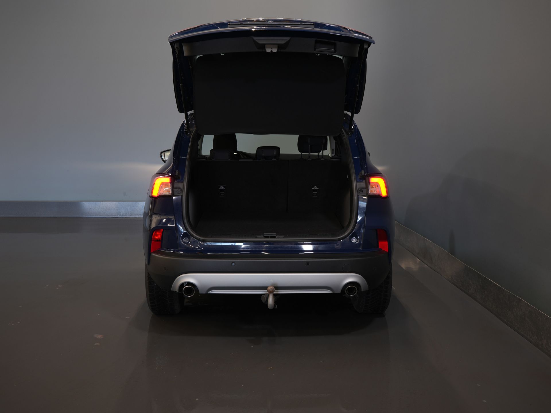 Ford Kuga SUV 2.5 PHEV 225 pk Titanium LED/ Carplay/ Virtual Cockpit/ Elek.Trekhaak/ Navi/ Camera/ PDC/ Climate/ Keyless