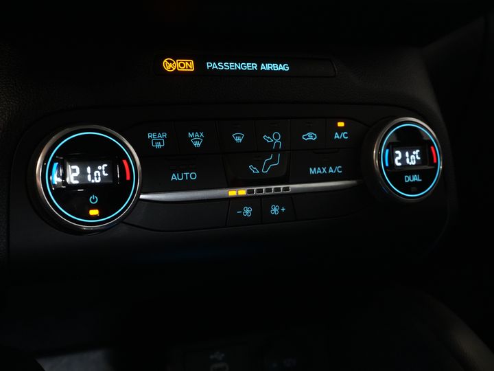 Ford Kuga SUV 2.5 PHEV 225 pk Titanium LED/ Carplay/ Virtual Cockpit/ Elek.Trekhaak/ Navi/ Camera/ PDC/ Climate/ Keyless