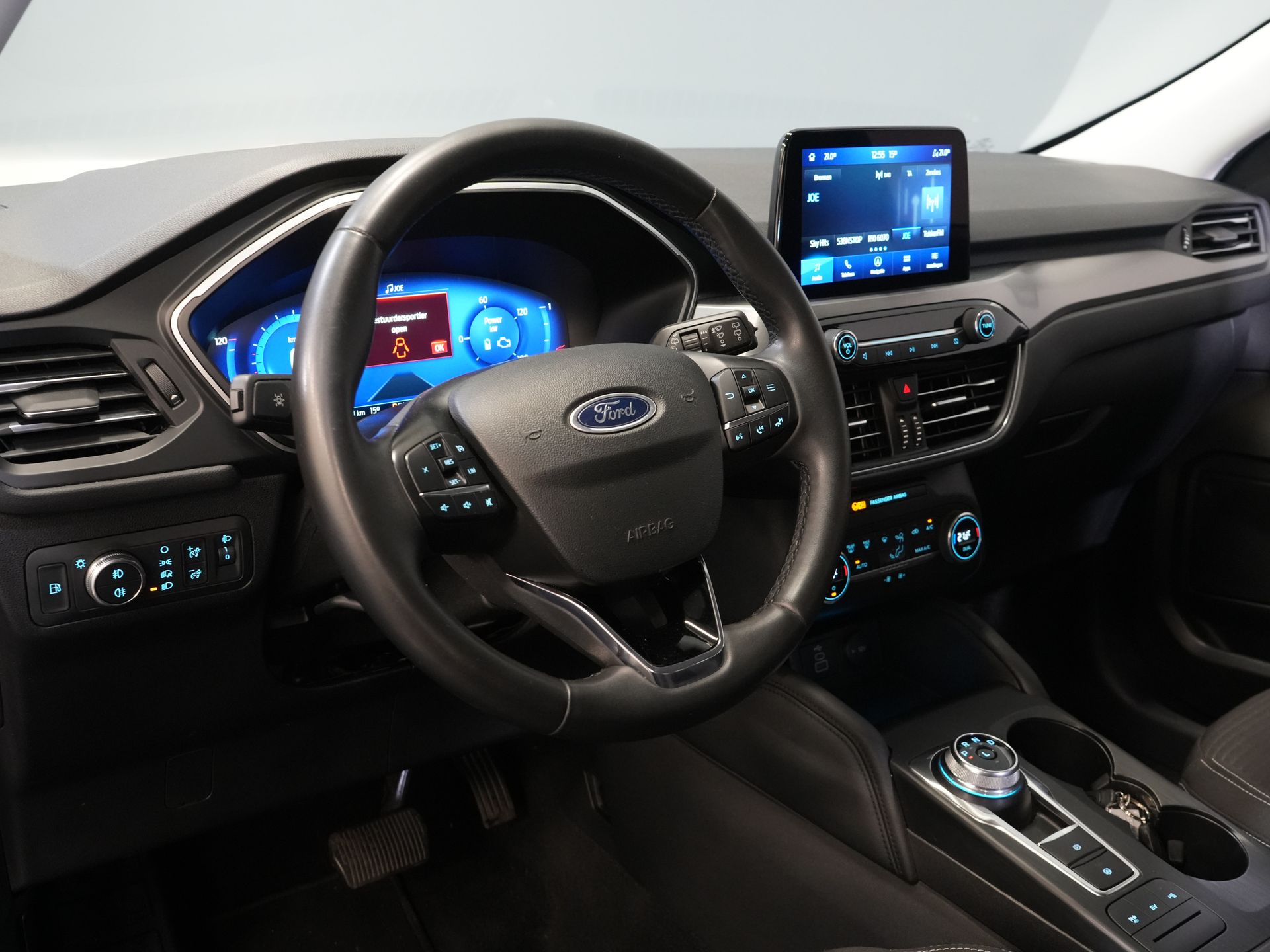 Ford Kuga SUV 2.5 PHEV 225 pk Titanium LED/ Carplay/ Virtual Cockpit/ Elek.Trekhaak/ Navi/ Camera/ PDC/ Climate/ Keyless