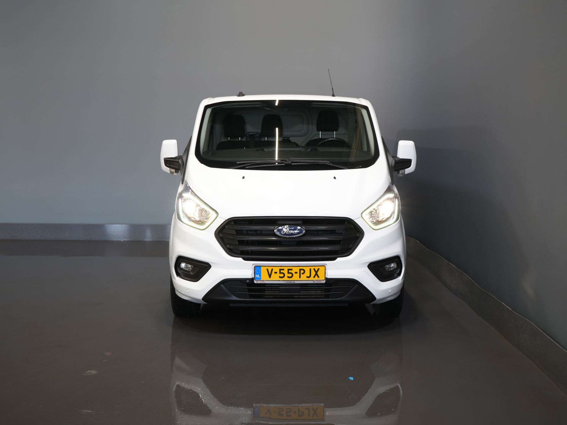 Ford Transit Custom Bestelbus 2.0 TDCI L2 130 pk Trend 2.8t Trekverm./ Cruise/ PDC V+A/ DAB/ Airco