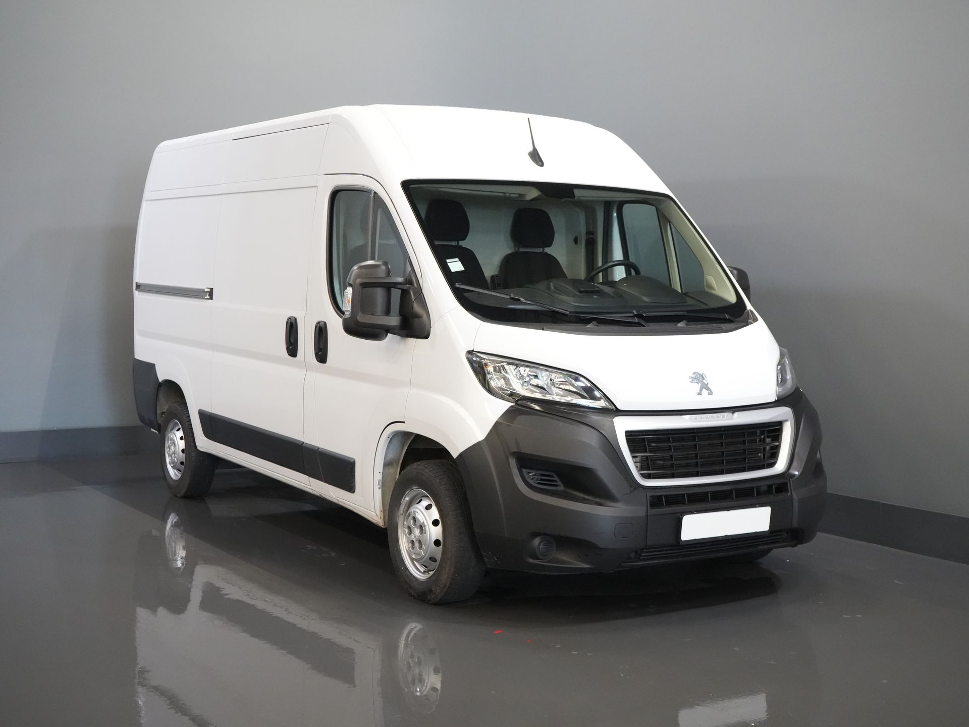 Peugeot Boxer Van 2.2 HDi 120 KM L2H2 BPM GRATIS! 2.5t Tow/ Navi/ PDC/ Cruise/ Airco