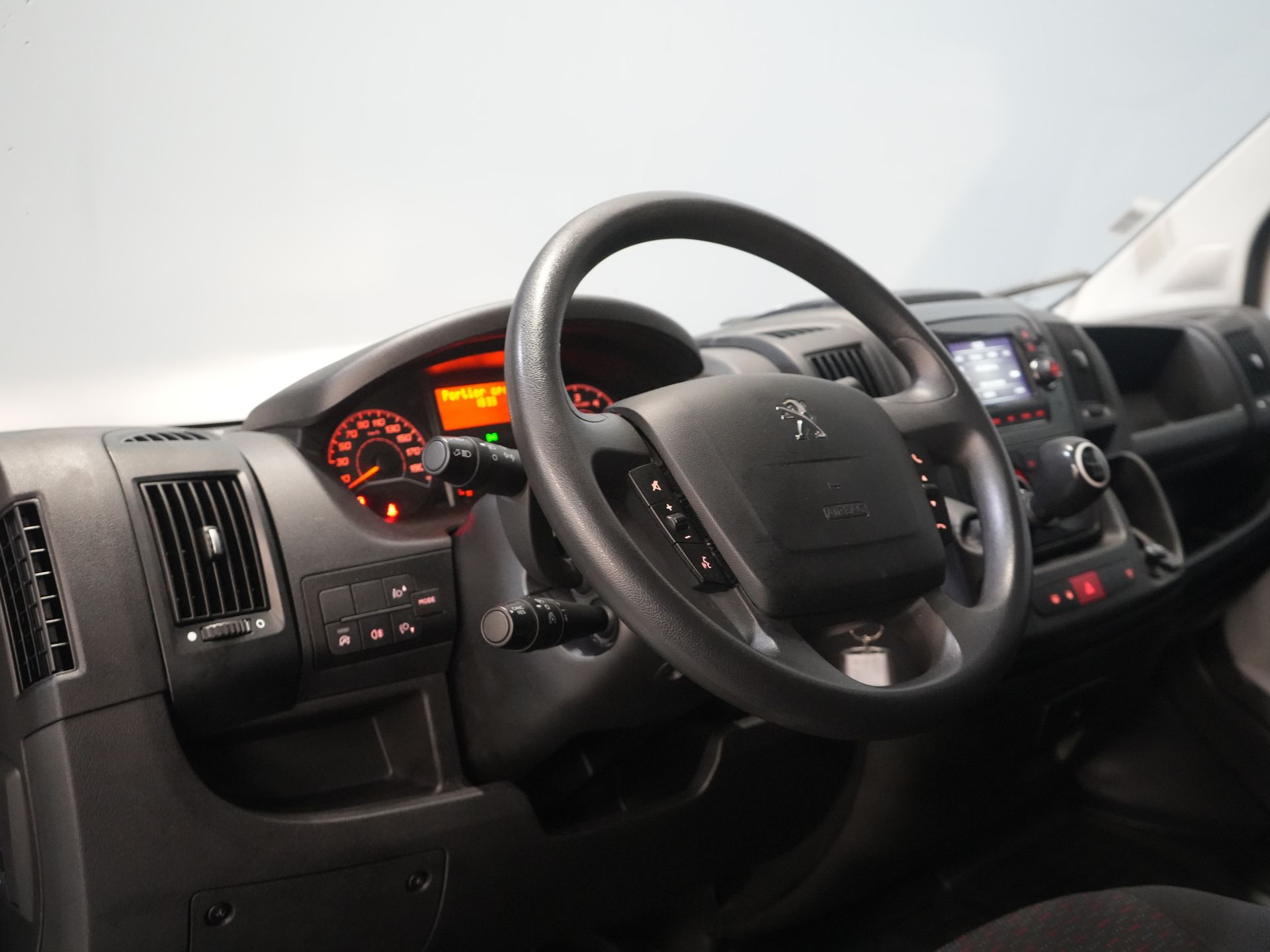 Peugeot Boxer Van 2.2 HDi 120 KM L2H2 BPM GRATIS! 2.5t Tow/ Navi/ PDC/ Cruise/ Airco