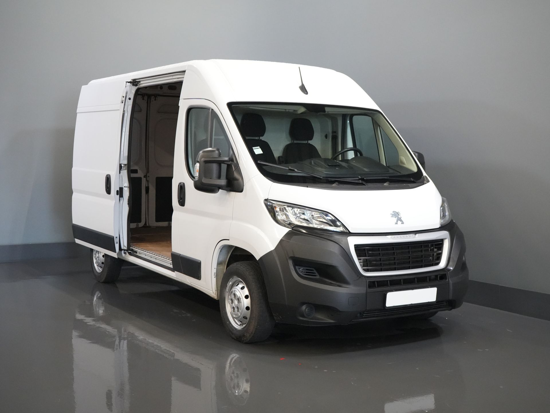 Peugeot Boxer Van 2.2 HDi 120 KM L2H2 BPM GRATIS! 2.5t Tow/ Navi/ PDC/ Cruise/ Airco