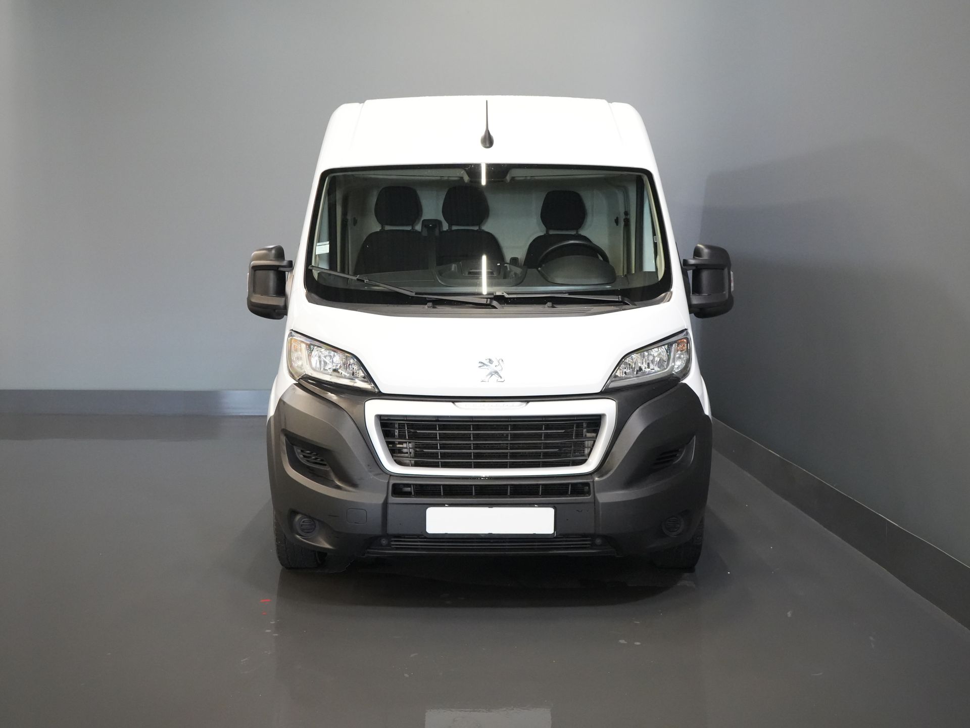 Peugeot Boxer Van 2.2 HDi 120 KM L2H2 BPM GRATIS! 2.5t Tow/ Navi/ PDC/ Cruise/ Airco