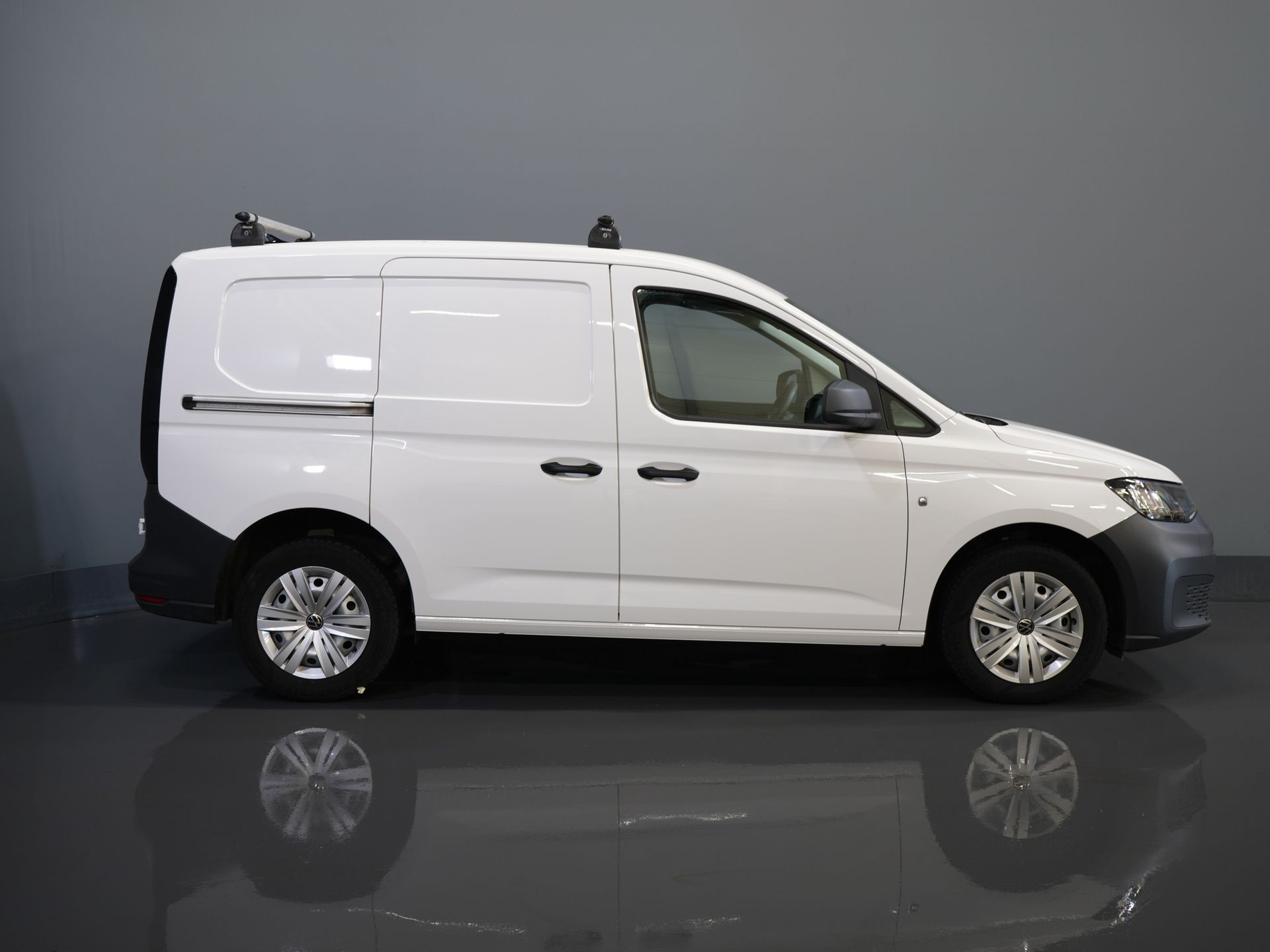 Volkswagen Caddy Cargo Bestelbus 1.5 TSI 115 pk BENZINE BPM VRIJ! Airco/ PDC/ DAB/ Dakdragers