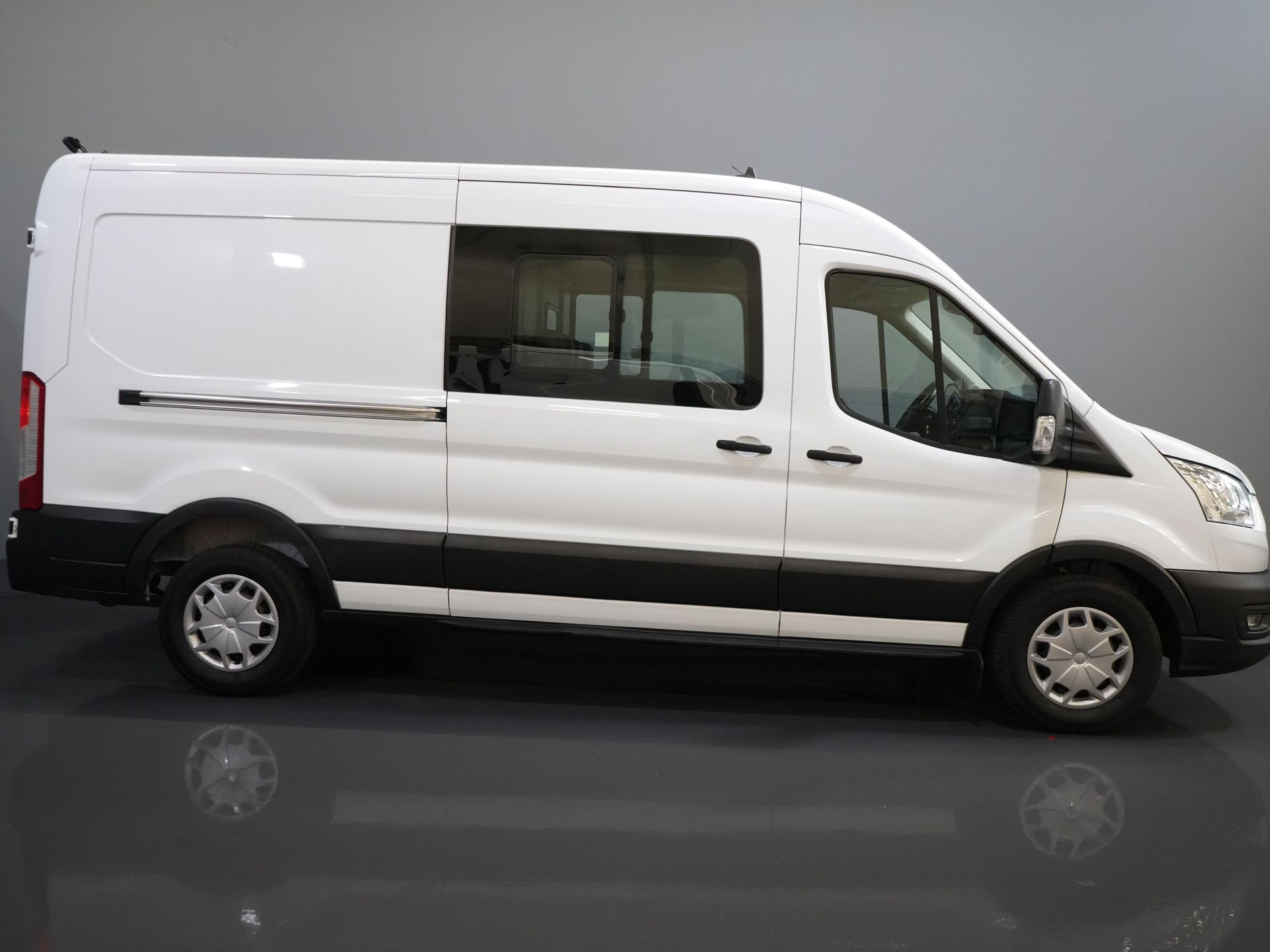 Ford Transit Van 2.0 TDCI 130 cv L3H2 DC Doppia Cabina 7 Pers./ Cinghia V.V./ Adapt. Crociera/ CarPlay/ PDC/ Navi/ Telecamera/ Airco/ Barra di traino