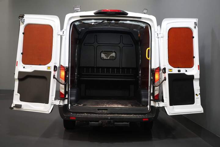 Ford Transit Furgón 2.0 TDCI 130 CV L3H2 DC Doble Cabina 7 Pers./ Cinturón V.V./ Adapt. Cruise/ CarPlay/ PDC/ Navi/ Camera/ Airco/ Towbar