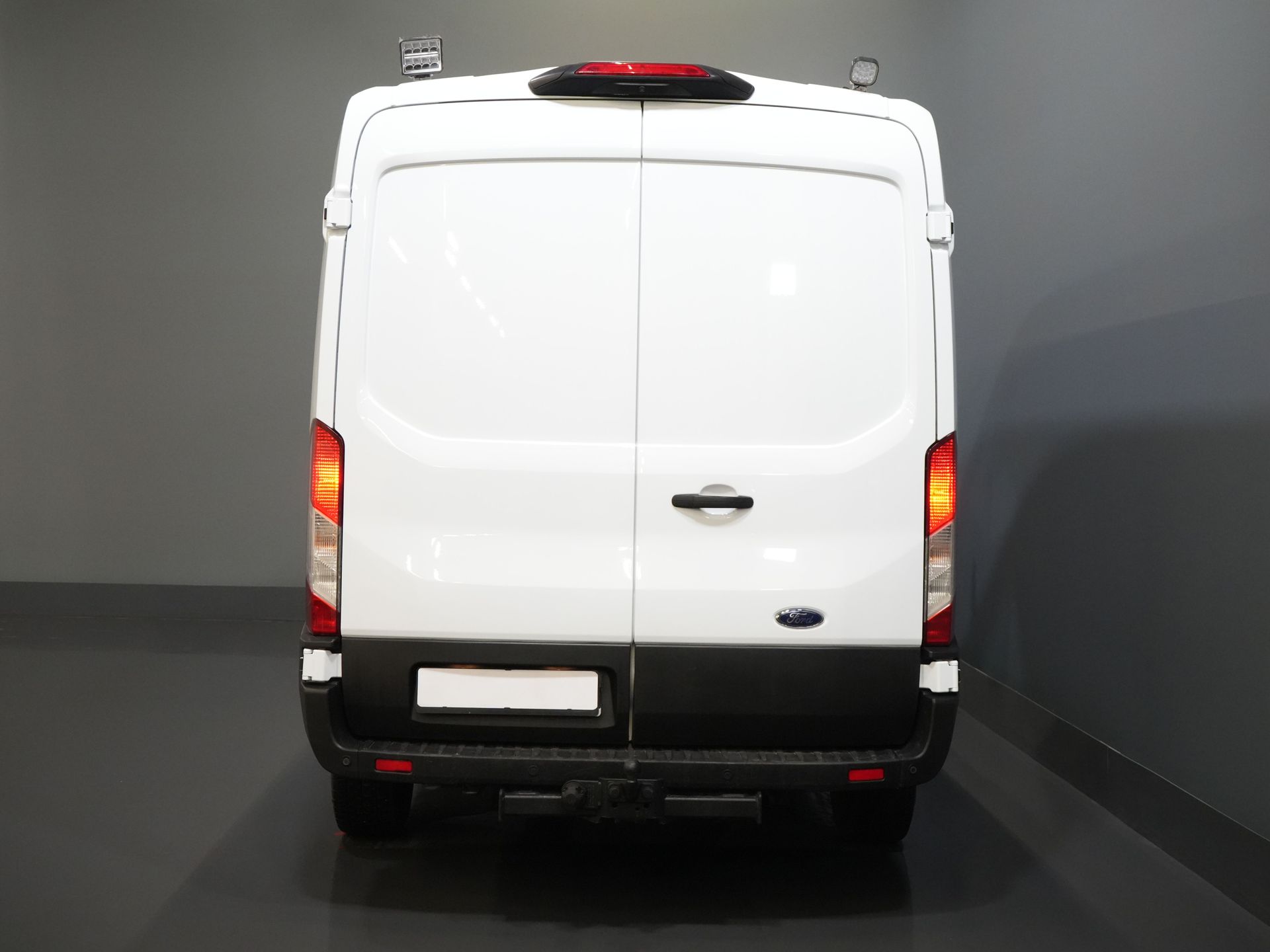 Ford Transit Van 2.0 TDCI 130 cv L3H2 DC Doppia Cabina 7 Pers./ Cinghia V.V./ Adapt. Crociera/ CarPlay/ PDC/ Navi/ Telecamera/ Airco/ Barra di traino