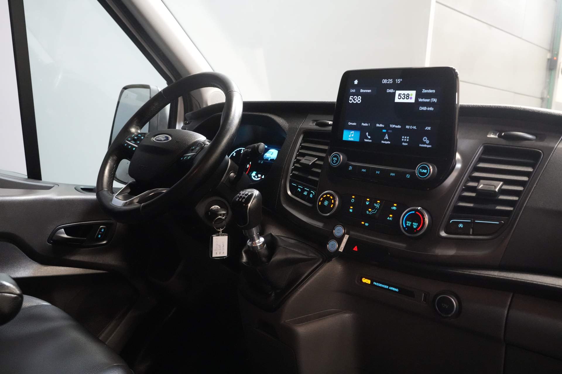 Ford Transit Furgón 2.0 TDCI 130 CV L3H2 DC Doble Cabina 7 Pers./ Cinturón V.V./ Adapt. Cruise/ CarPlay/ PDC/ Navi/ Camera/ Airco/ Towbar
