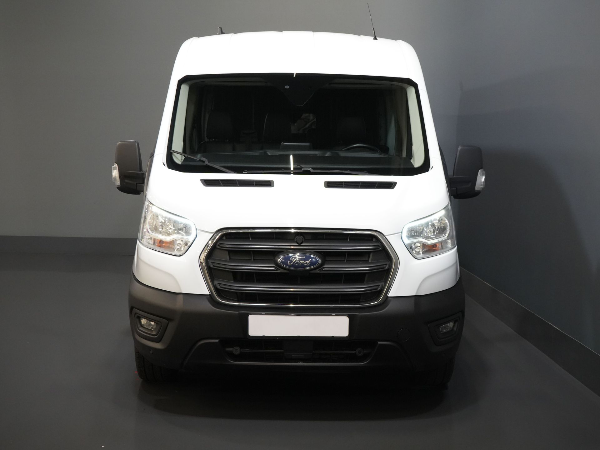 Ford Transit Van 2.0 TDCI 130 cv L3H2 DC Doppia Cabina 7 Pers./ Cinghia V.V./ Adapt. Crociera/ CarPlay/ PDC/ Navi/ Telecamera/ Airco/ Barra di traino