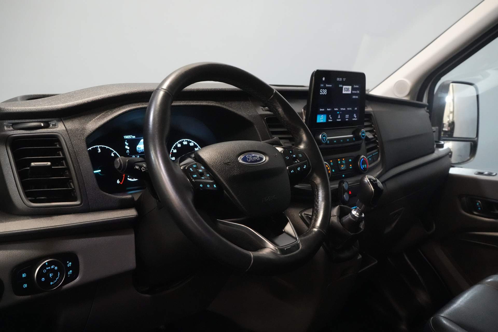 Ford Transit Furgón 2.0 TDCI 130 CV L3H2 DC Doble Cabina 7 Pers./ Cinturón V.V./ Adapt. Cruise/ CarPlay/ PDC/ Navi/ Camera/ Airco/ Towbar
