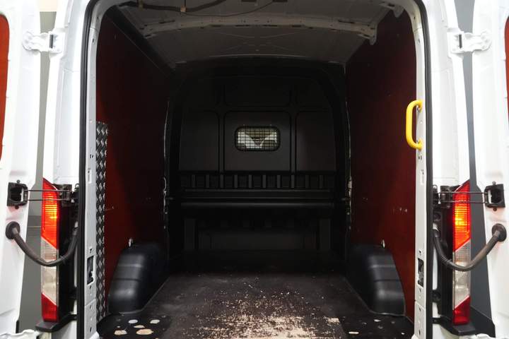 Ford Transit Furgón 2.0 TDCI 130 CV L3H2 DC Doble Cabina 7 Pers./ Cinturón V.V./ Adapt. Cruise/ CarPlay/ PDC/ Navi/ Camera/ Airco/ Towbar