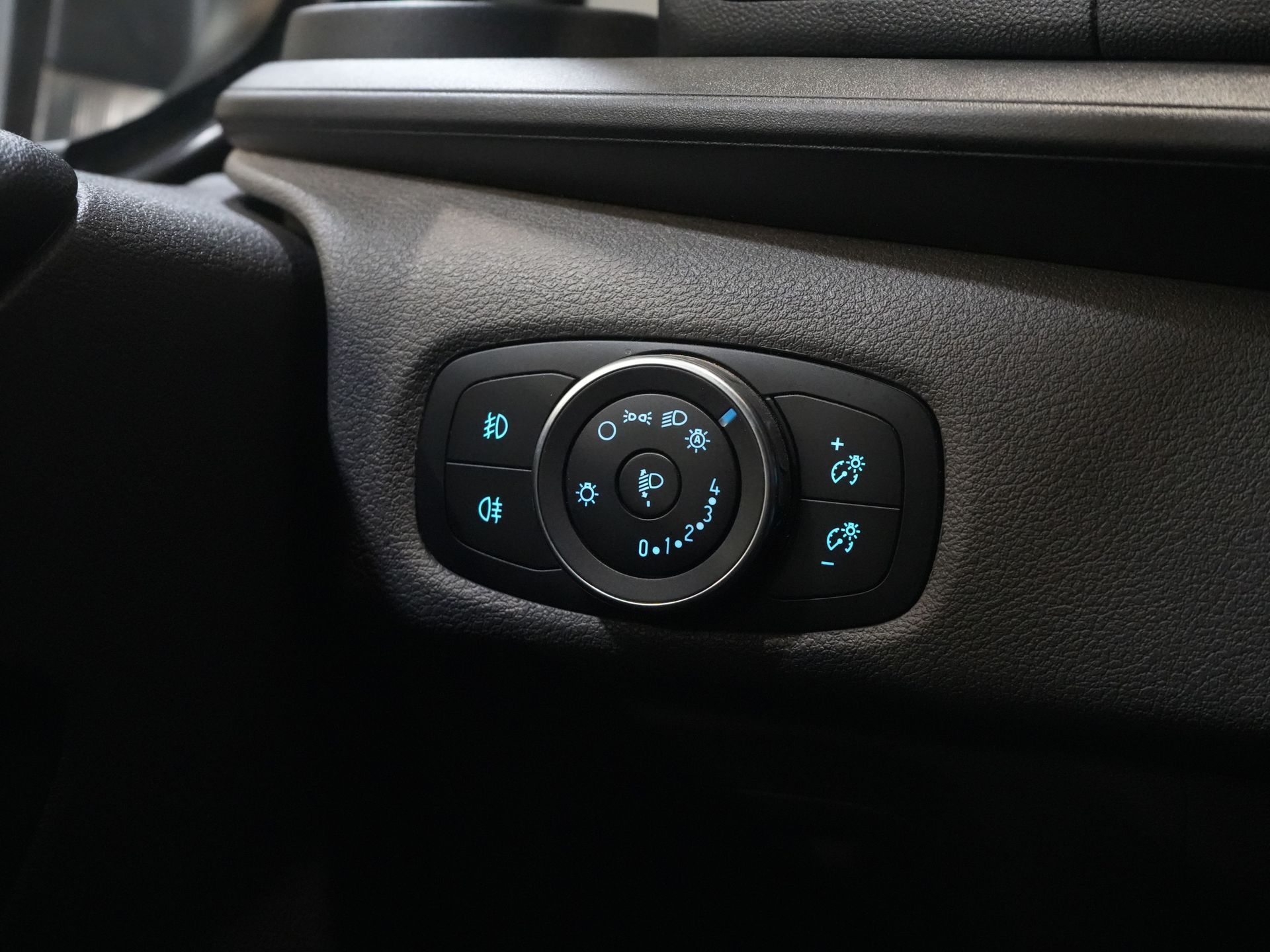 Ford Transit Custom Van 2.0 TDCI 130 hp L2 BPM FREE! NL Auto/ Carplay/ Kamera/ PDC/ Cruise/ LMV/ Anhängerkupplung