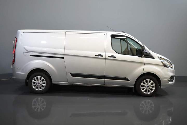 Ford Transit Custom Bestelbus 2.0 TDCI 130 pk L2 BPM VRIJ! NL Auto/ Carplay/ Camera/ PDC/ Cruise/ LMV/ Trekhaak