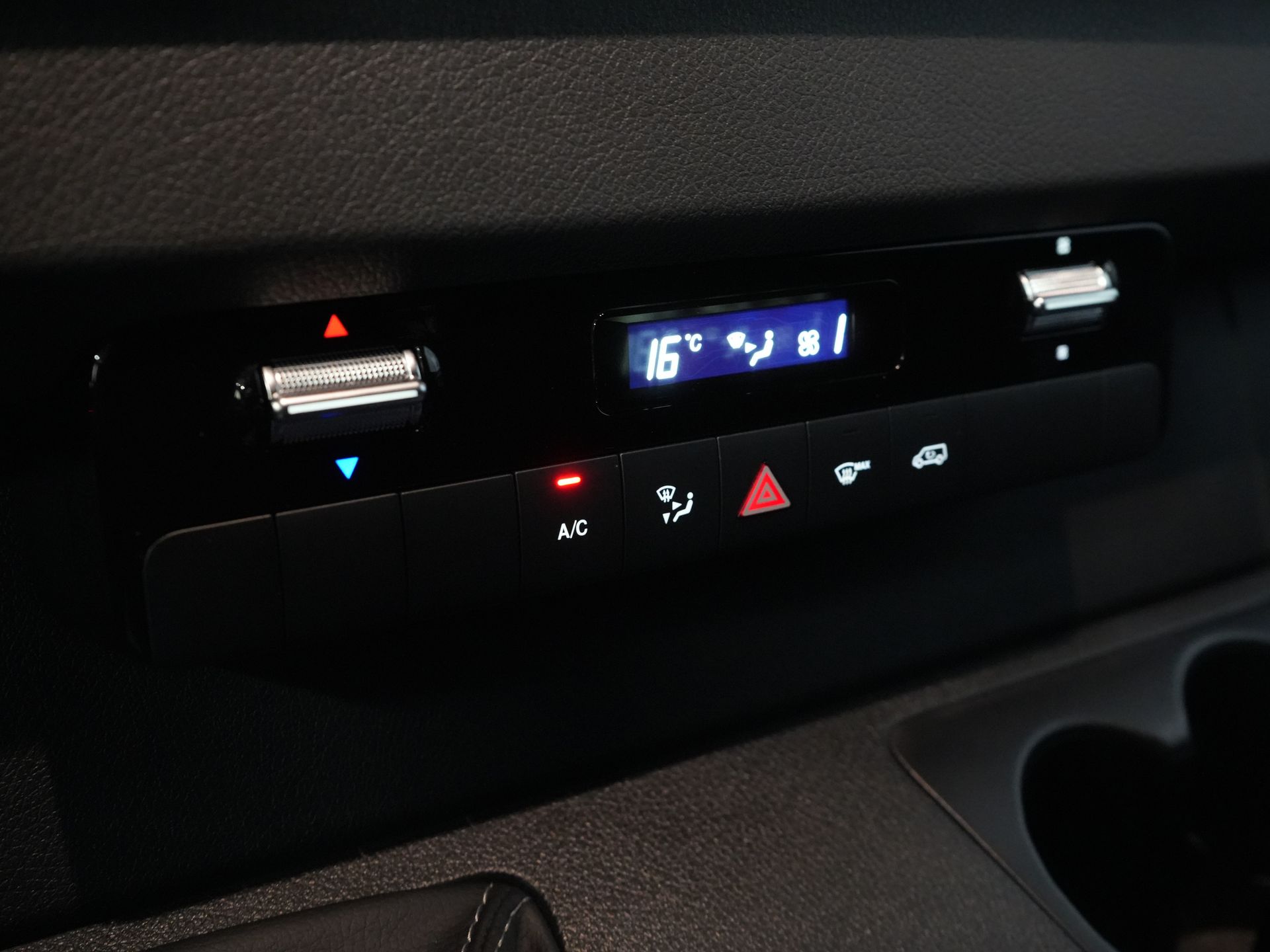 Mercedes-Benz Sprinter Bakwagen 317 1.9 CDI BPM FREE! 445x211x225/ Dhollandia tailgate/ CarPlay/ Seatverw./ Navi/ Airco/ Camera/ Cruise