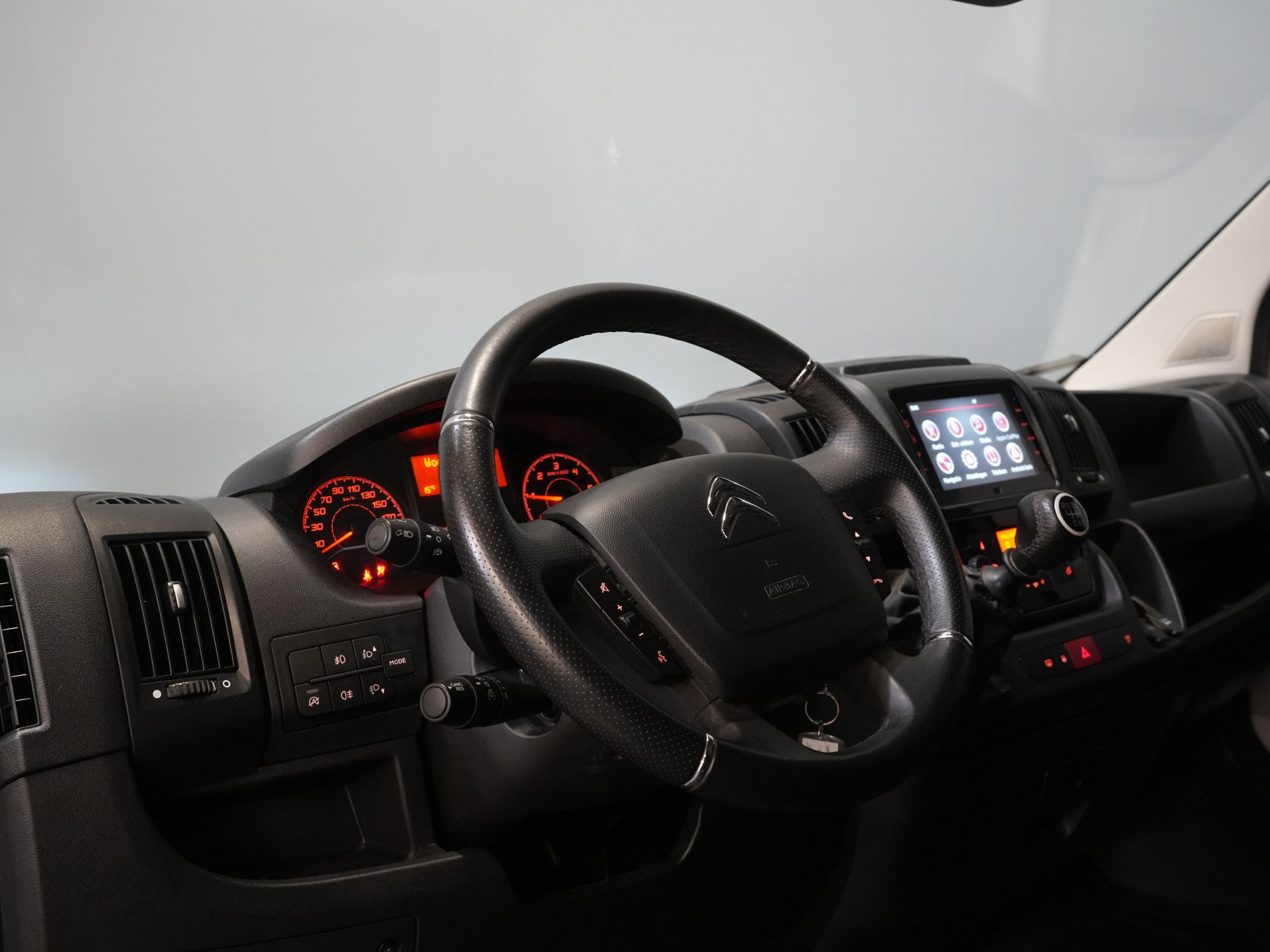 Citroën Jumper Van 2.2 HDI 120 KM L2H2 Carplay/ Navi/ Climate/ Cruise/ Camera/ PDC/ DAB