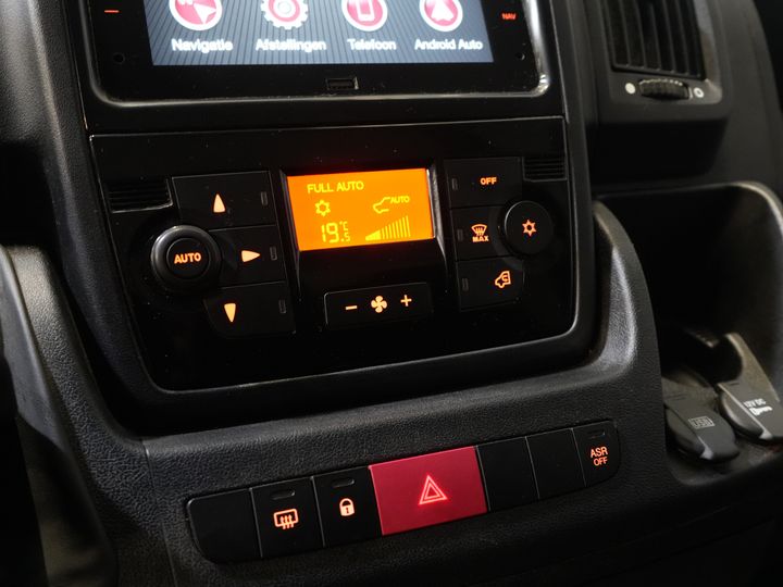 Citroën Jumper Van 2.2 HDI 120 KM L2H2 Carplay/ Navi/ Climate/ Cruise/ Camera/ PDC/ DAB