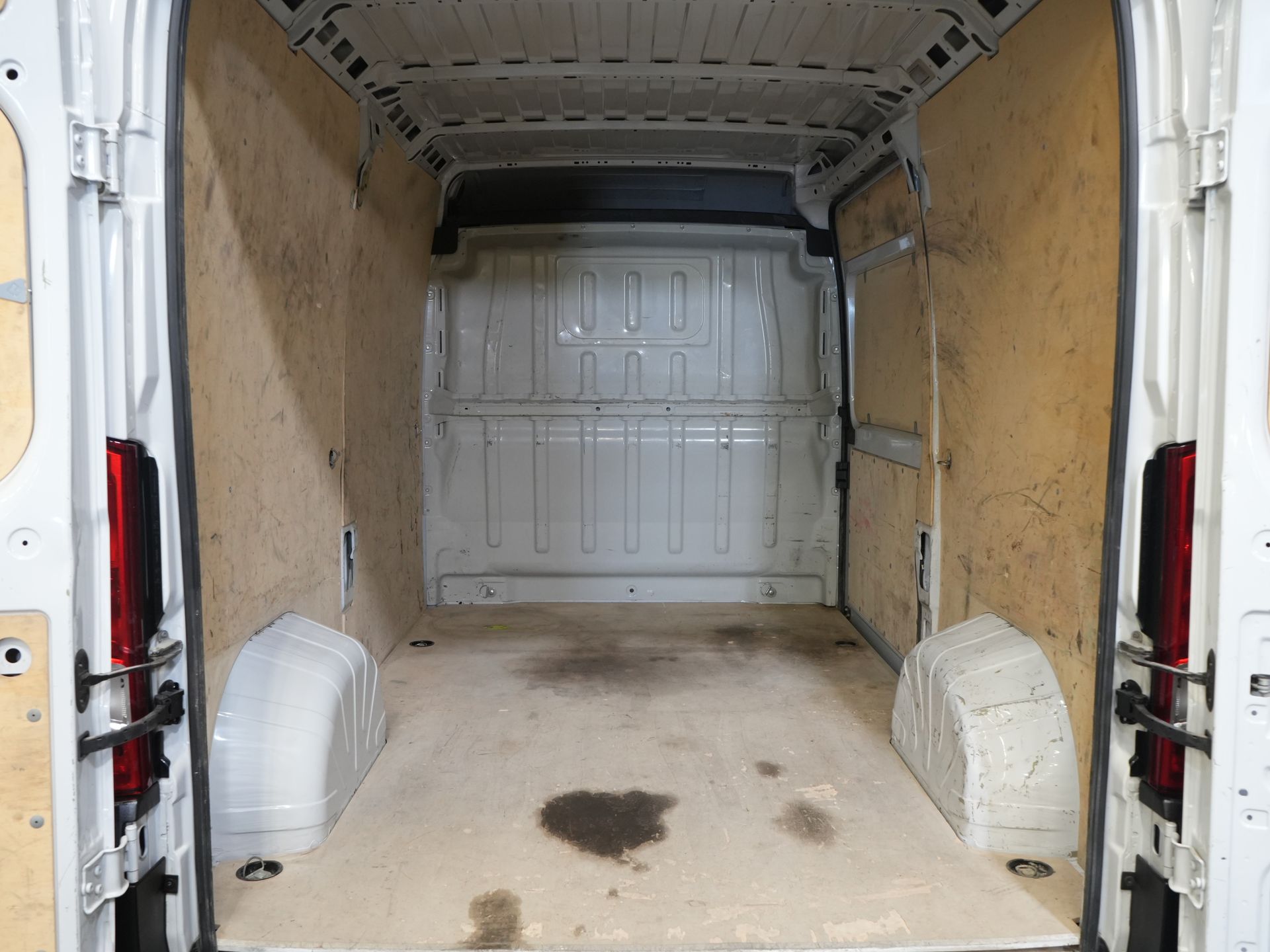 Citroën Jumper Van 2.2 HDI 120 KM L2H2 Carplay/ Navi/ Climate/ Cruise/ Camera/ PDC/ DAB