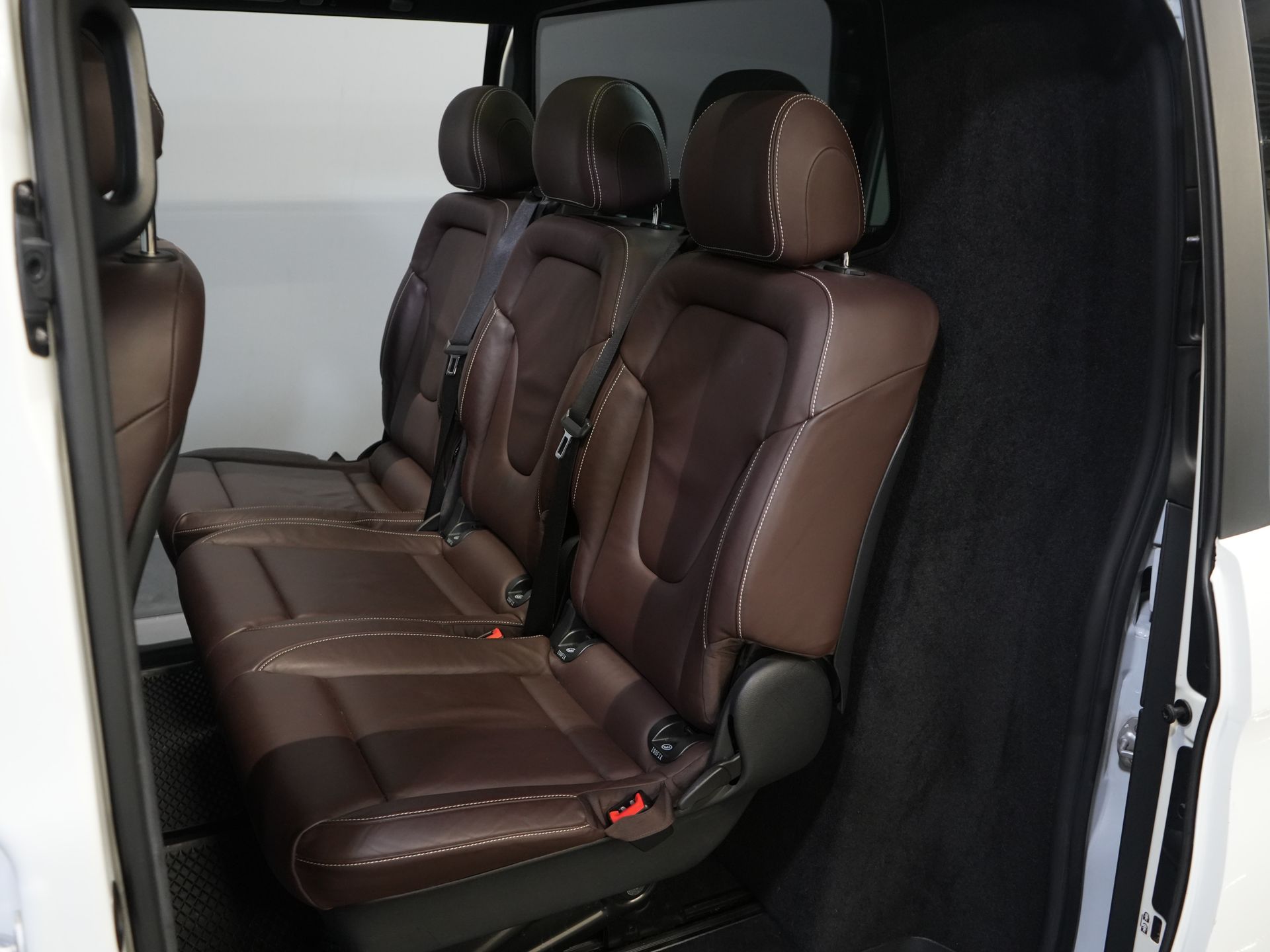 Mercedes-Benz V-Class Vans 250d DC Double Cab Exclusive AMG/ Pano/ Seatvent./ Mem.Seats/ Cooling compartment/ Adapt.Cruise/ 360 Camera/ Burmester/ Standkachel/ L