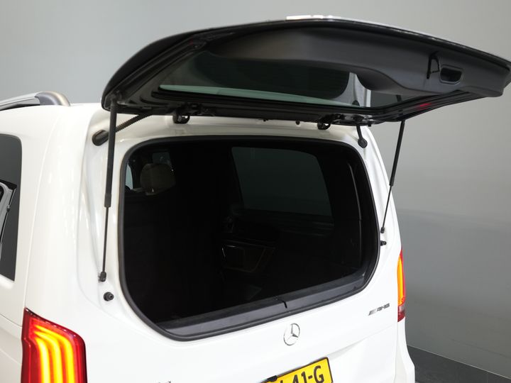 Mercedes-Benz V-Class Vans 250d DC Double Cab Exclusive AMG/ Pano/ Seatvent./ Mem.Seats/ Cooling compartment/ Adapt.Cruise/ 360 Camera/ Burmester/ Standkachel/ L