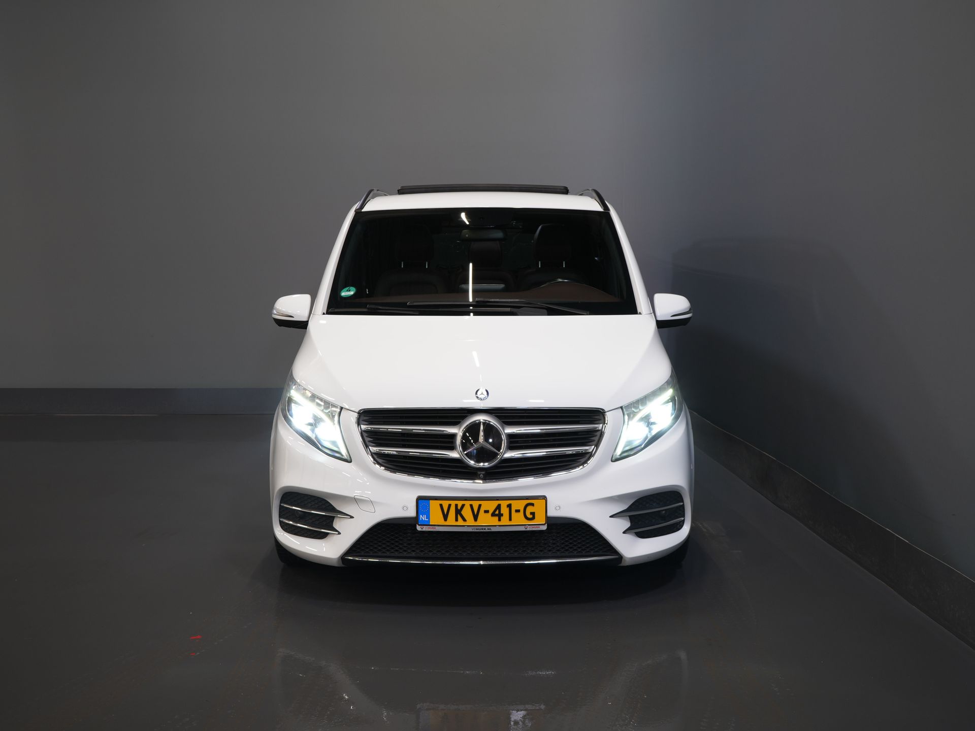 Mercedes-Benz V-Class Vans 250d DC Double Cab Exclusive AMG/ Pano/ Seatvent./ Mem.Seats/ Cooling compartment/ Adapt.Cruise/ 360 Camera/ Burmester/ Standkachel/ L