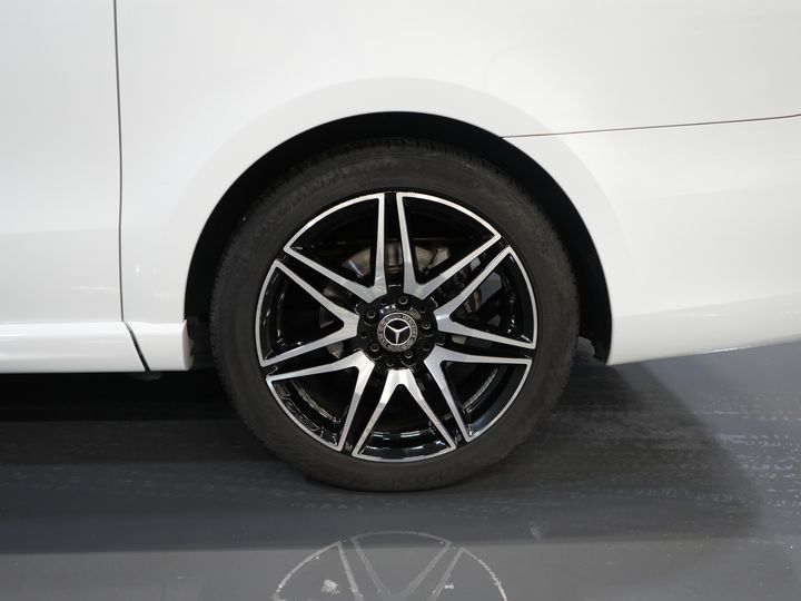 Mercedes-Benz V-Class Vans 250d DC Double Cab Exclusive AMG/ Pano/ Seatvent./ Mem.Seats/ Cooling compartment/ Adapt.Cruise/ 360 Camera/ Burmester/ Standkachel/ L