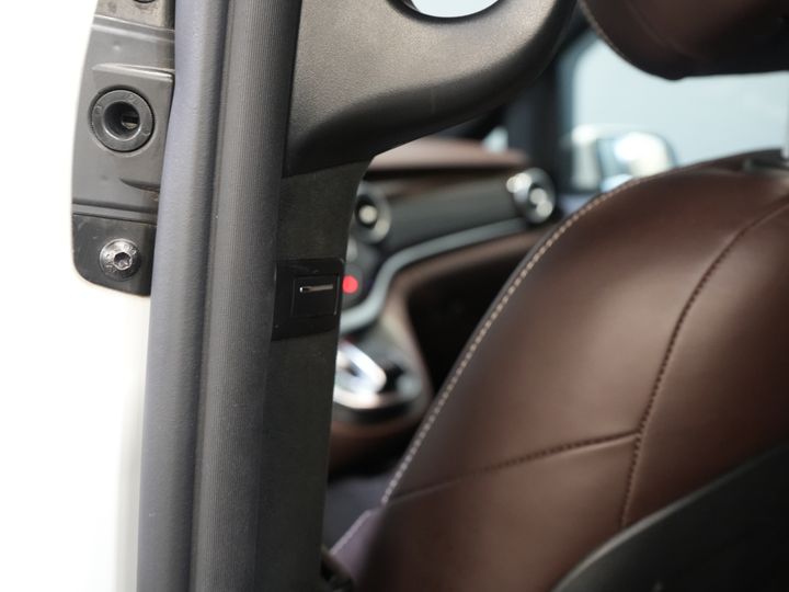 Mercedes-Benz V-Class Vans 250d DC Double Cab Exclusive AMG/ Pano/ Seatvent./ Mem.Seats/ Cooling compartment/ Adapt.Cruise/ 360 Camera/ Burmester/ Standkachel/ L