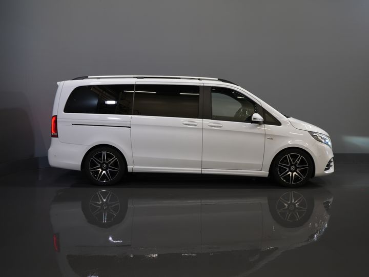 Mercedes-Benz V-Class Vans 250d DC Double Cab Exclusive AMG/ Pano/ Seatvent./ Mem.Seats/ Cooling compartment/ Adapt.Cruise/ 360 Camera/ Burmester/ Standkachel/ L