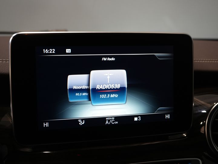 Mercedes-Benz V-Class Vans 250d DC Double Cab Exclusive AMG/ Pano/ Seatvent./ Mem.Seats/ Cooling compartment/ Adapt.Cruise/ 360 Camera/ Burmester/ Standkachel/ L