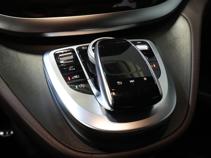 Mercedes-Benz V-Class Vans 250d DC Double Cab Exclusive AMG/ Pano/ Seatvent./ Mem.Seats/ Cooling compartment/ Adapt.Cruise/ 360 Camera/ Burmester/ Standkachel/ L