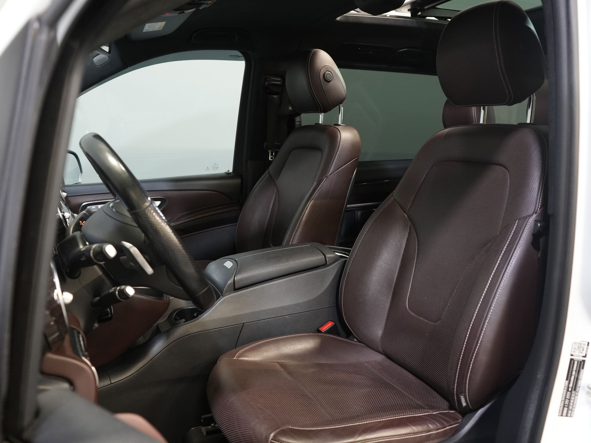 Mercedes-Benz V-Class Vans 250d DC Double Cab Exclusive AMG/ Pano/ Seatvent./ Mem.Seats/ Cooling compartment/ Adapt.Cruise/ 360 Camera/ Burmester/ Standkachel/ L