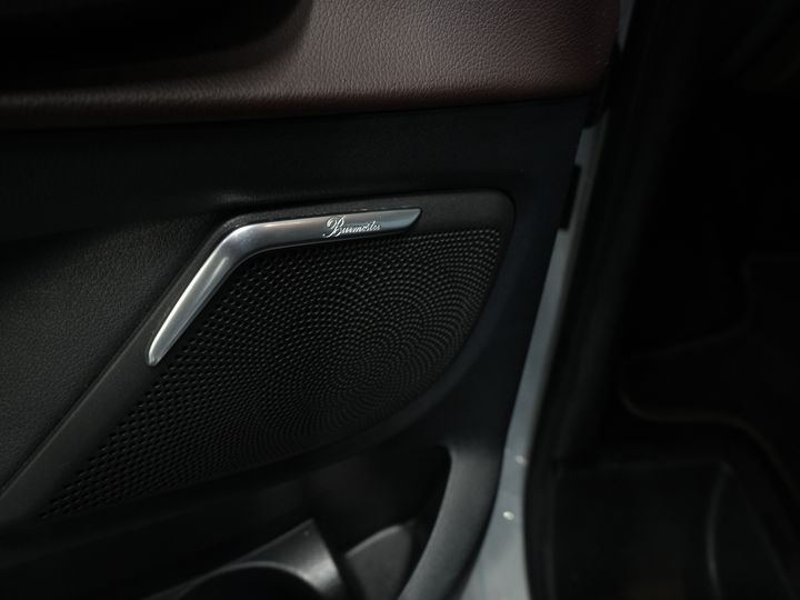 Mercedes-Benz V-Class Vans 250d DC Double Cab Exclusive AMG/ Pano/ Seatvent./ Mem.Seats/ Cooling compartment/ Adapt.Cruise/ 360 Camera/ Burmester/ Standkachel/ L