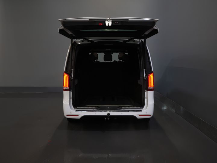 Mercedes-Benz V-Class Vans 250d DC Double Cab Exclusive AMG/ Pano/ Seatvent./ Mem.Seats/ Cooling compartment/ Adapt.Cruise/ 360 Camera/ Burmester/ Standkachel/ L