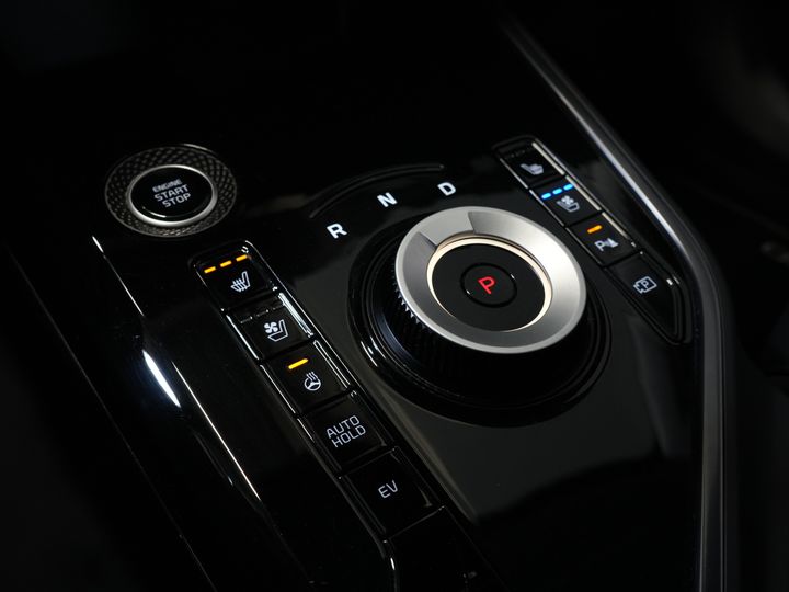 Kia Niro SUV 1.6 GDi PHEV Executive Line Harman Kardon/ Stoelvent./ 18