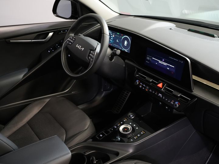Kia Niro SUV 1.6 GDi PHEV Executive Line Harman Kardon/ Stoelvent./ 18