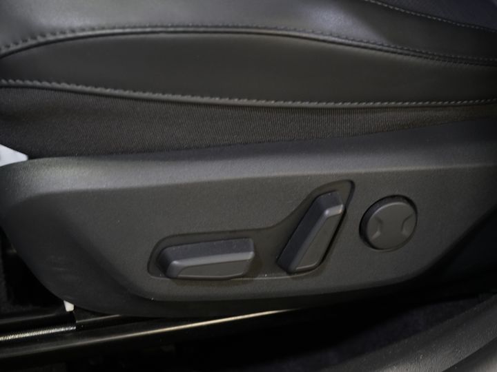 Kia Niro SUV 1.6 GDi PHEV Executive Line Harman Kardon/ Stoelvent./ 18