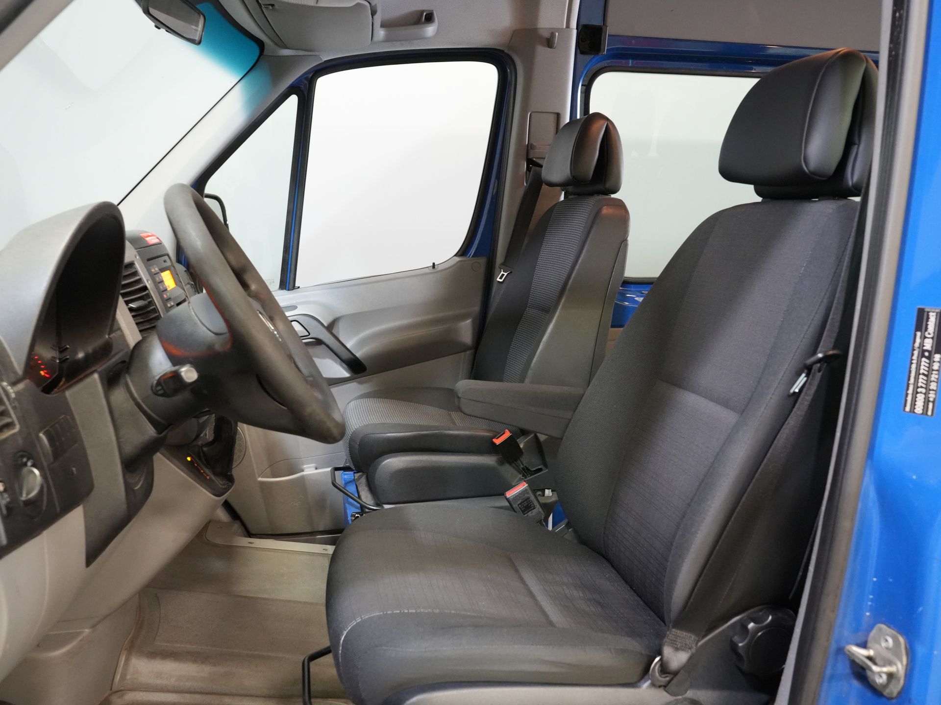 Mercedes-Benz Sprinter Passenger Transport 213 2.2 CDI Aut. L2H2 €14,460,- z VAT (BPM FREE) EXPORT Kombi/ 9 osobowe/ Kombi/ 9P/ MOT 7-'26/ Airco/ PDC