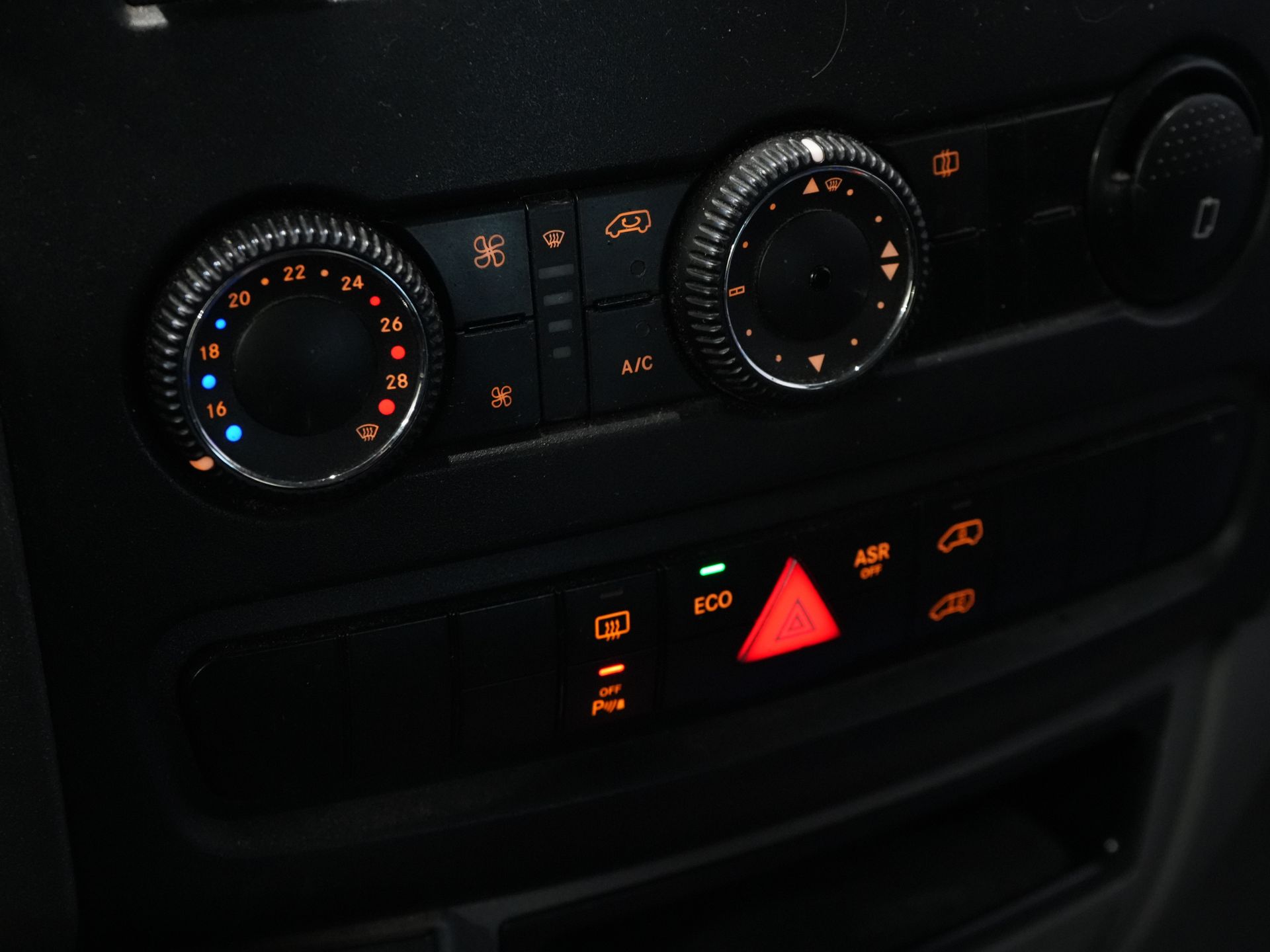 Mercedes-Benz Sprinter Passenger Transport 213 2.2 CDI Aut. L2H2 €14,460,- z VAT (BPM FREE) EXPORT Kombi/ 9 osobowe/ Kombi/ 9P/ MOT 7-'26/ Airco/ PDC