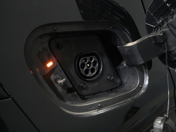 Kia Sportage SUV 1.6 T-GDi Plug-in Hybrid AWD DynamicLine LED/ Virtual Cockpit/ Adapt.Cruise/ Elek.Valve/ Afn. Towbar/ Elek.Seats/ Seatverw./