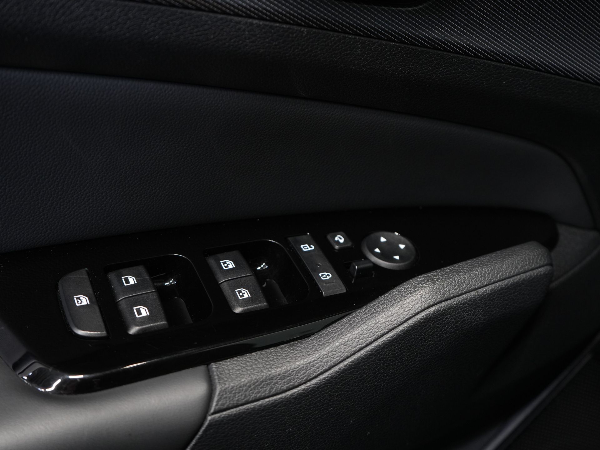 Kia Sportage SUV 1.6 T-GDi Plug-in Hybrid AWD DynamicLine LED/ Virtual Cockpit/ Adapt.Cruise/ Elek.Valve/ Afn. Towbar/ Elek.Seats/ Seatverw./