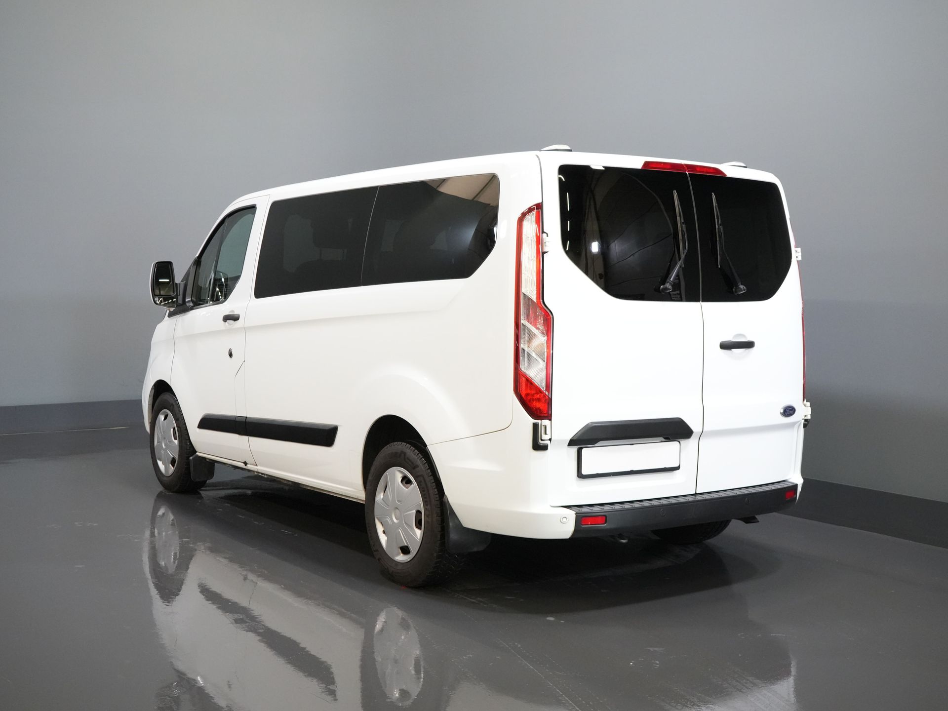 Ford Transit Custom Trasporto Passeggeri Tourneo 2.0 TDCI € 30.182 IVA inclusa/BPM Trend Combi/ Kombi/ 9 Persone/ 9 P/ Crociera/ PDC/ Airco