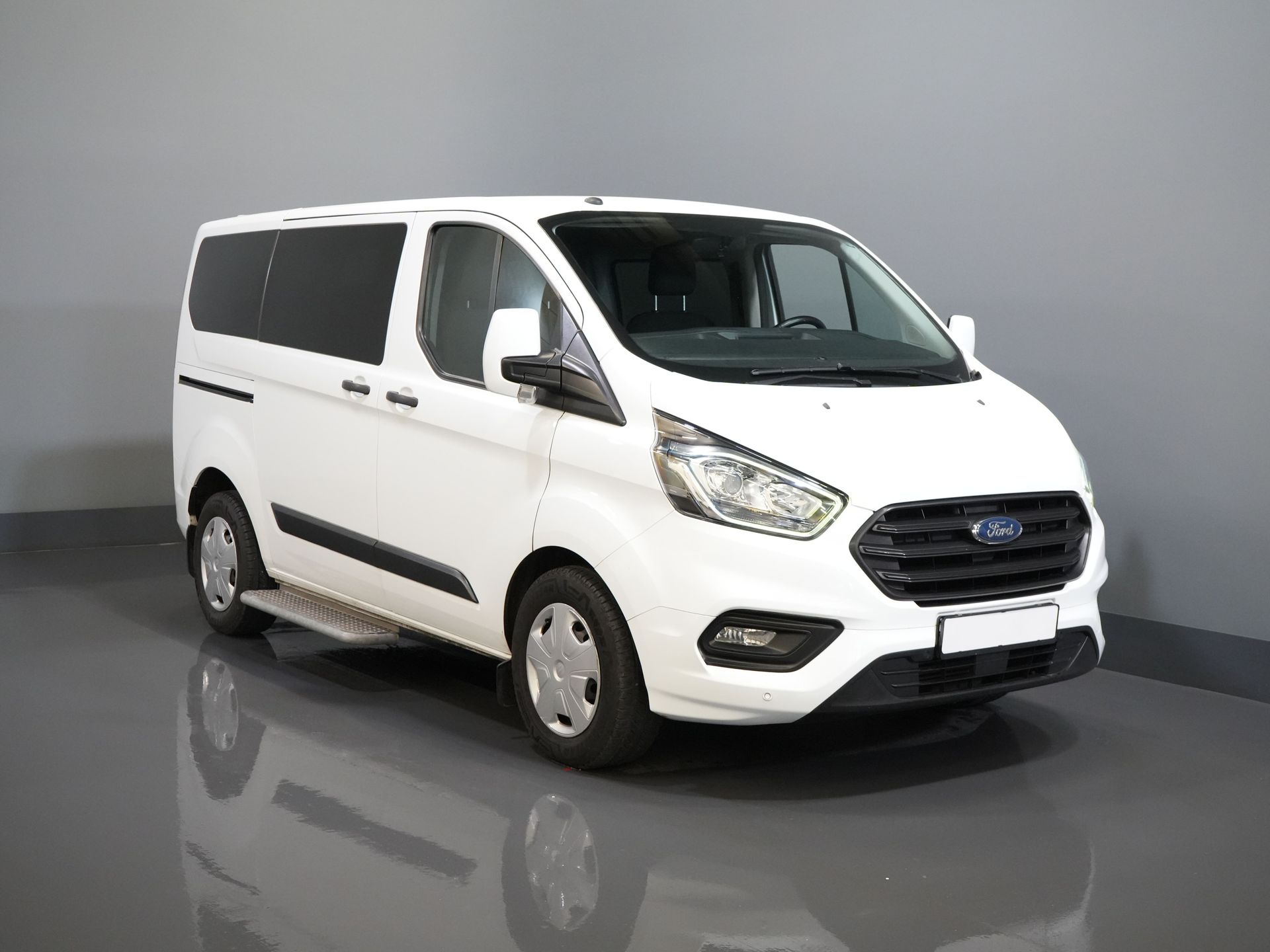 Ford Transit Custom Trasporto Passeggeri Tourneo 2.0 TDCI € 30.182 IVA inclusa/BPM Trend Combi/ Kombi/ 9 Persone/ 9 P/ Crociera/ PDC/ Airco