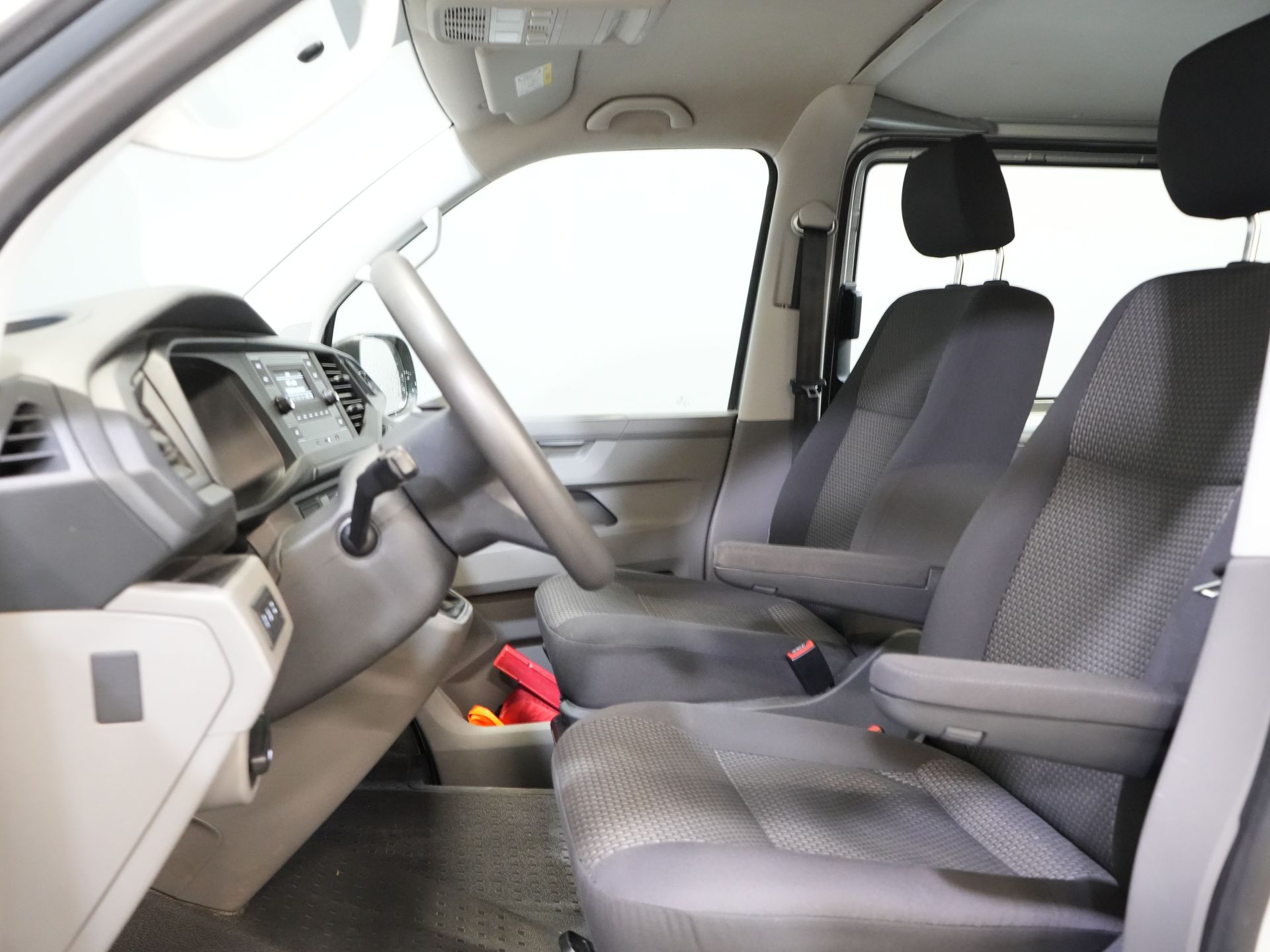 Volkswagen Transporter Van T6.1 2.0 TDI 150 к.с. L2 DC Double Cab 4Motion/ 4x4/ Standkachel/ 2.5t Trekverm./ Cruise/ 4-motion
