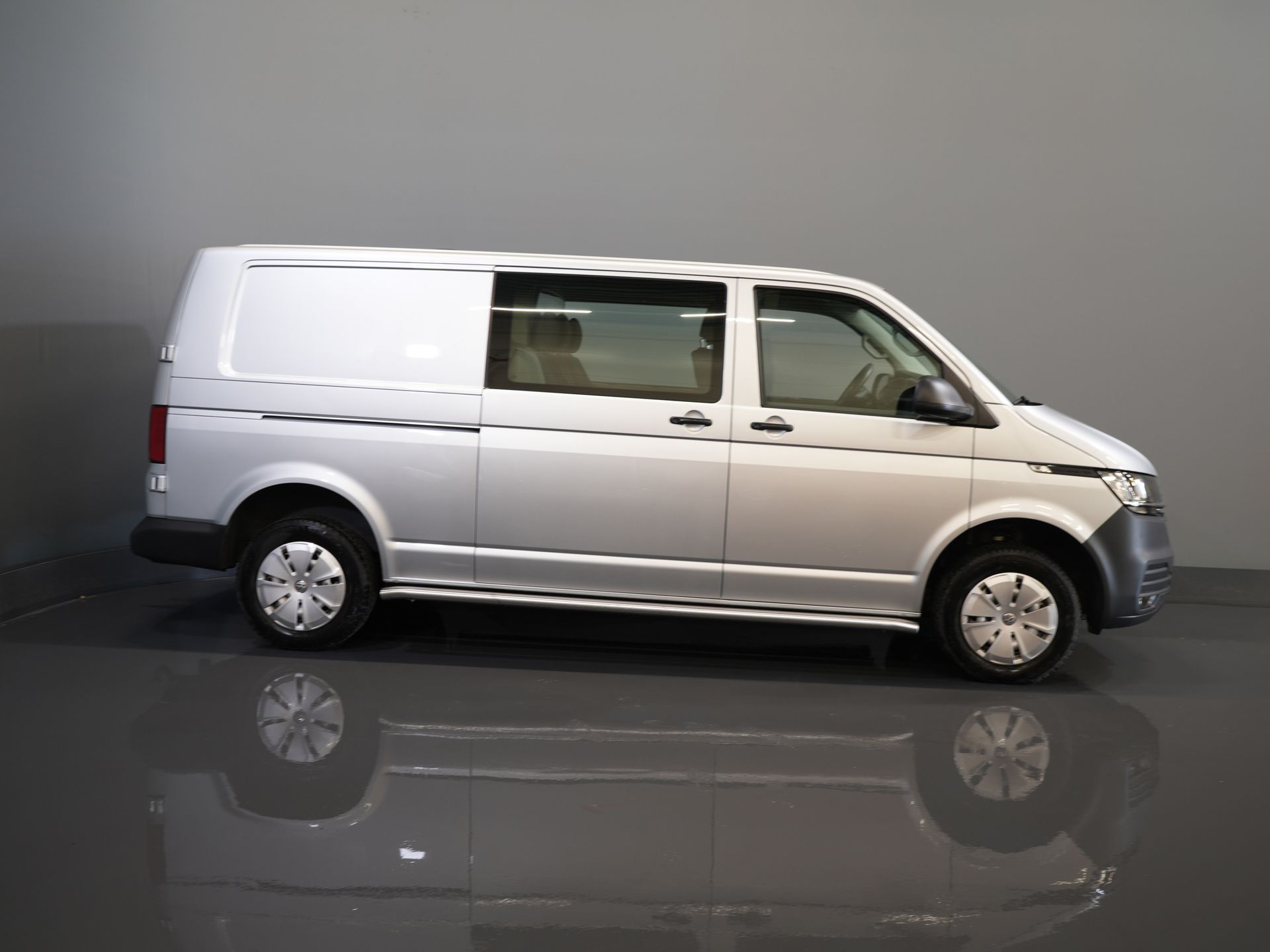 Volkswagen Transporter Van T6.1 2.0 TDI 150 PS L2 DC Doppelkabine 4Motion/ 4x4/ Standkachel/ 2.5t Trekverm./ Cruise/ 4-motion
