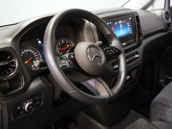 Mercedes-Benz Vito Bestelbus 116 CDI Aut. L2 BPM VRIJ! LED/ Stoelverw./ 270Gr.Deuren/ Spoiler/ Sidebars/ LMV/ Camera/ Cruise/ PDC/ Trekhaak