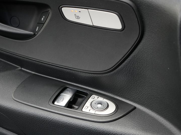 Mercedes-Benz Vito Bestelbus 116 CDI Aut. L2 BPM VRIJ! LED/ Stoelverw./ 270Gr.Deuren/ Spoiler/ Sidebars/ LMV/ Camera/ Cruise/ PDC/ Trekhaak