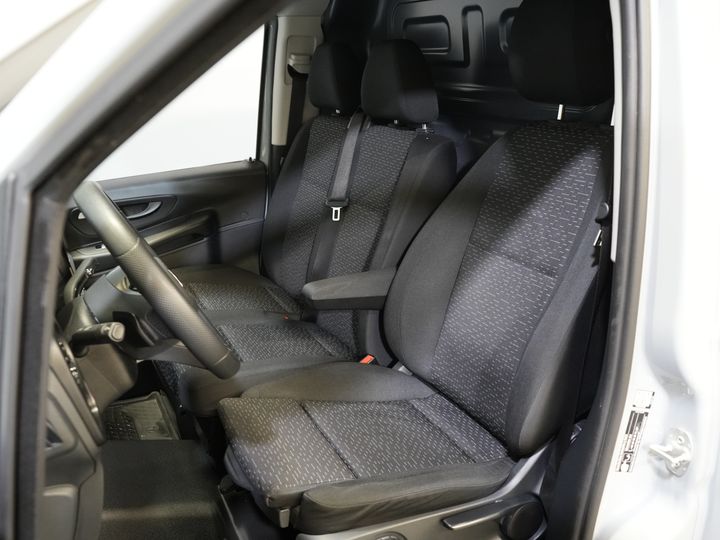 Mercedes-Benz Vito Bestelbus 116 CDI Aut. L2 BPM VRIJ! LED/ Stoelverw./ 270Gr.Deuren/ Spoiler/ Sidebars/ LMV/ Camera/ Cruise/ PDC/ Trekhaak