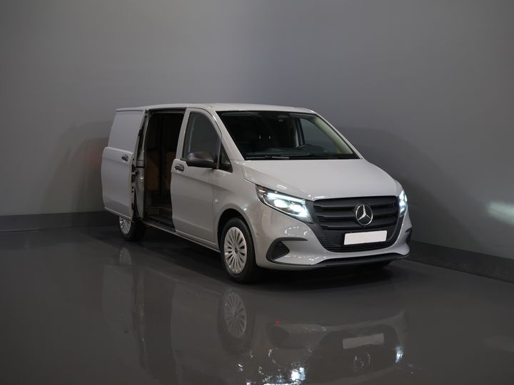 Mercedes-Benz Vito Bestelbus 116 CDI Aut. L2 BPM VRIJ! LED/ Stoelverw./ 270Gr.Deuren/ Camera/ Cruise/ PDC/ Trekhaak
