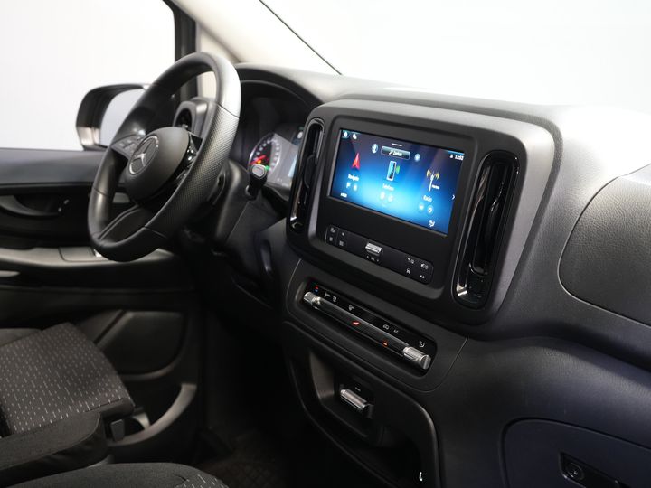 Mercedes-Benz Vito Bestelbus 116 CDI Aut. L2 BPM VRIJ! LED/ Stoelverw./ 270Gr.Deuren/ Spoiler/ Sidebars/ LMV/ Camera/ Cruise/ PDC/ Trekhaak